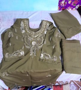 Pakistani 3 Piece Kurta Set 💚