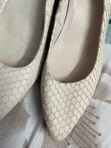 Cream Snakeskin Pointed Heels