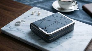 Geometric Design Zip Around Wallet