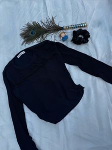 Black Textured Full Sleeve Knit Top🫰