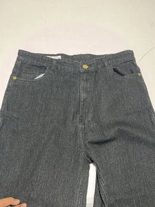 01 Women Flared Fit Jeans