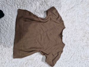 Brown half sweater with shinny stone