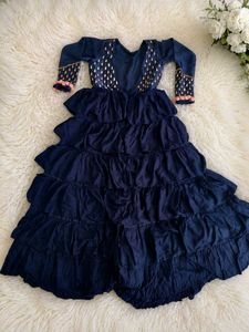 designer nevy blue Western gaun
