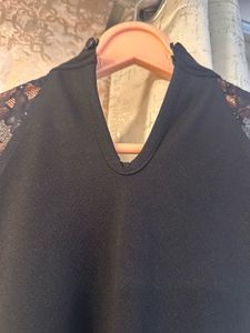 🛍️🛍️SALE!!! Black Lace Detail Top, Bust- 32/30
