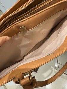 FLASH SALE🔥🔥 NEW Tan Hand / Laptop Bag