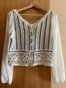 Chic Striped Lace Cropped Top