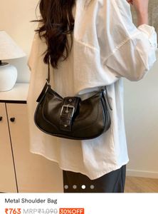 Chic Black Shoulder Bag savana