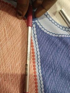 Lip Liners - 2 shades ( Hilary rhoda + teen-teen)