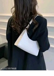 Chic White Crocodile Texture Shoulder Bag