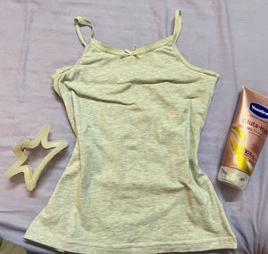 bow cami top with lace neckline 🪽