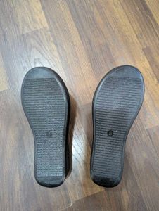 Tucson Brown Thong Sandals