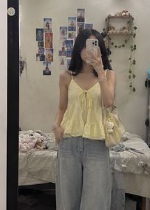 butter yellow top