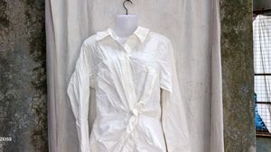 I. Chic White Ruched Shirt Dress