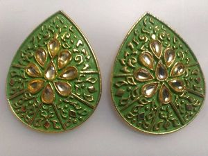 Pista Colour Kundan Earrings