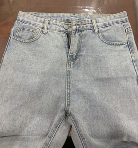 Light Wash Relaxed Fit Jeans