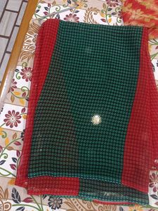 Elegant Geometric Print Saree