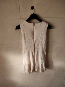 Chic Sleeveless Top