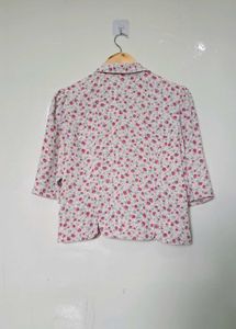 Chic Floral Print Cropped Blouse