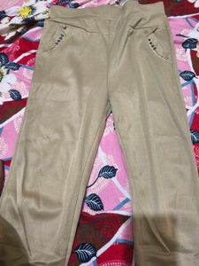 Stylish Beige jeans with Pockets