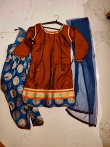 Elegant Red Kurta Set with Blue Dupatta
