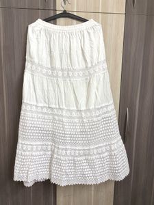 Chic White Lace Skirt