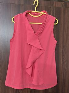 Chic Sleeveless Pink Top
