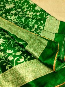 Elegant Green Floral Print Saree with blouse