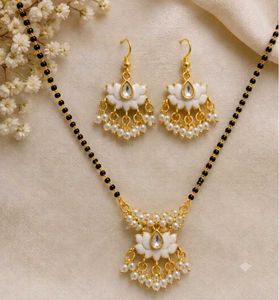 Elegant Green Lotus Mangalsutra Set