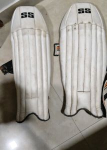 Sunridges Platino Cricket Leg Guards