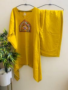 Thread Work Kurta Suit Set XXL