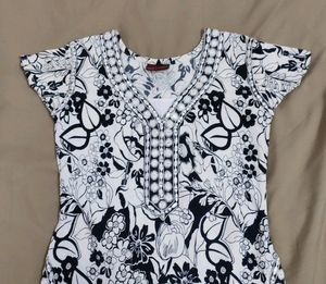 A Beautiful Black &amp; White Kurta With Mirror work
