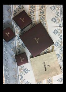 Tanishq Jewellery Box Set