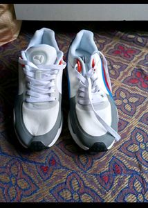 Puma Sneakers