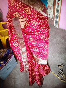 Stunning Ethnic Saree with unstitched blouse piece