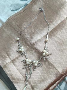 Elegant Pearl & Crystal Necklace