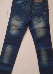 Stylish Dark Wash Relaxed Fit Jeans