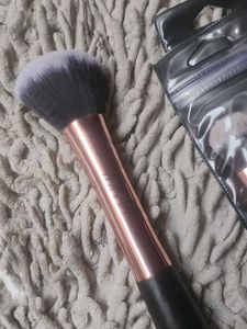 Nykaa Professional 4 Pcs Makeup Brush Set | 2 Foun