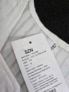 White Sleeveless Square Neck Button-Up Top bust36