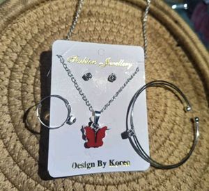 Charming Butterfly Jewelry Set