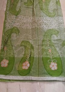 Green Cotton Saree with Paisley Motifs