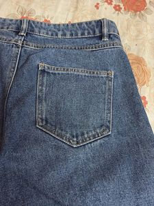 Trendy Blue Raw Hem Jeans