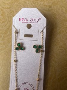 Elegant Clover Necklace &amp; Earring Set