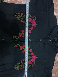 Chic Black 34, 🎽 Embroidered Kurta