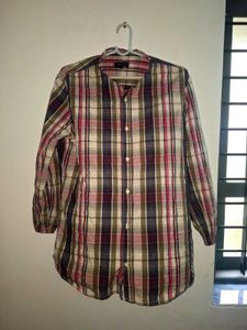 Women's Plaid Button-Up Shirt 🤍