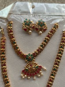 Ethnic Indian Necklace &amp; Earring Set