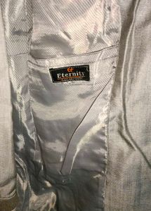 Stylish Grey Suit - Perfect for Any Occasion