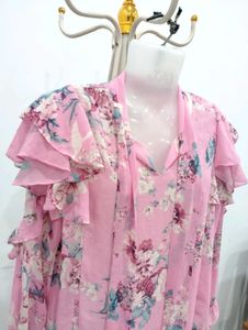 Chic Pink Floral Ruffle Blouse