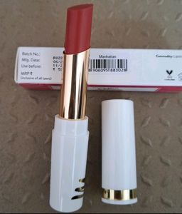 Myglamm LIT Creamy Matte Lipstick (Manhattan)