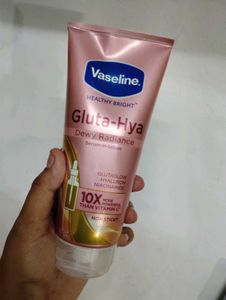 Vaseline Healthy Bright Gluta-Hya Serum-in-lotion