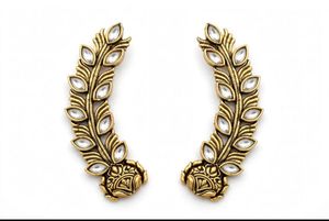 Elegant Gold Leaf Design Kundan Maang Tikka